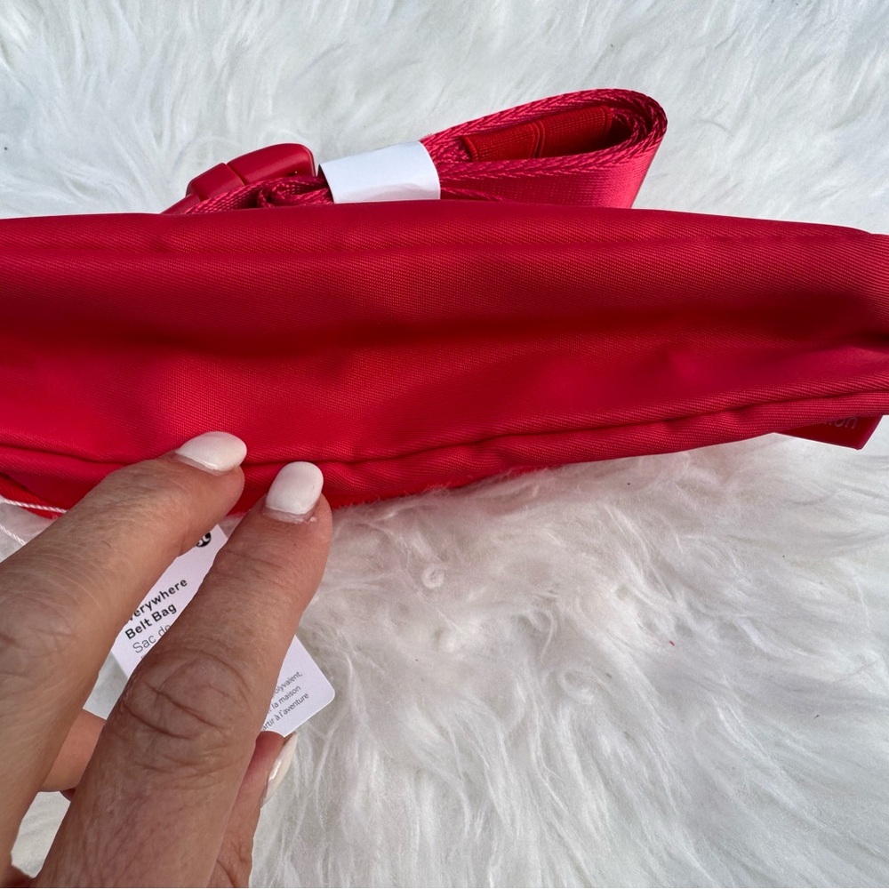 NWT Lululemon Belt Bag Crossbody 1L -Red - Picture 7 of 9